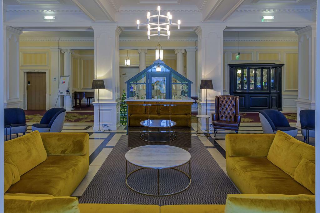 Готель Peebles Hydro Екстер'єр фото